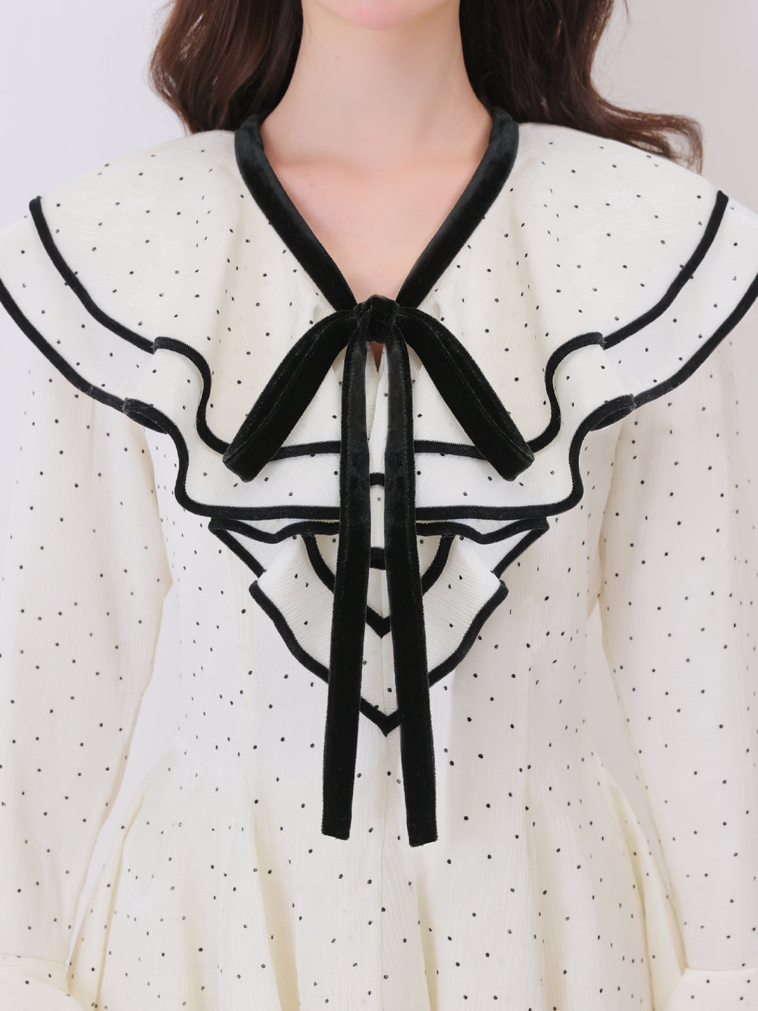 model：162cm　(size：F　color：Ivory dot)