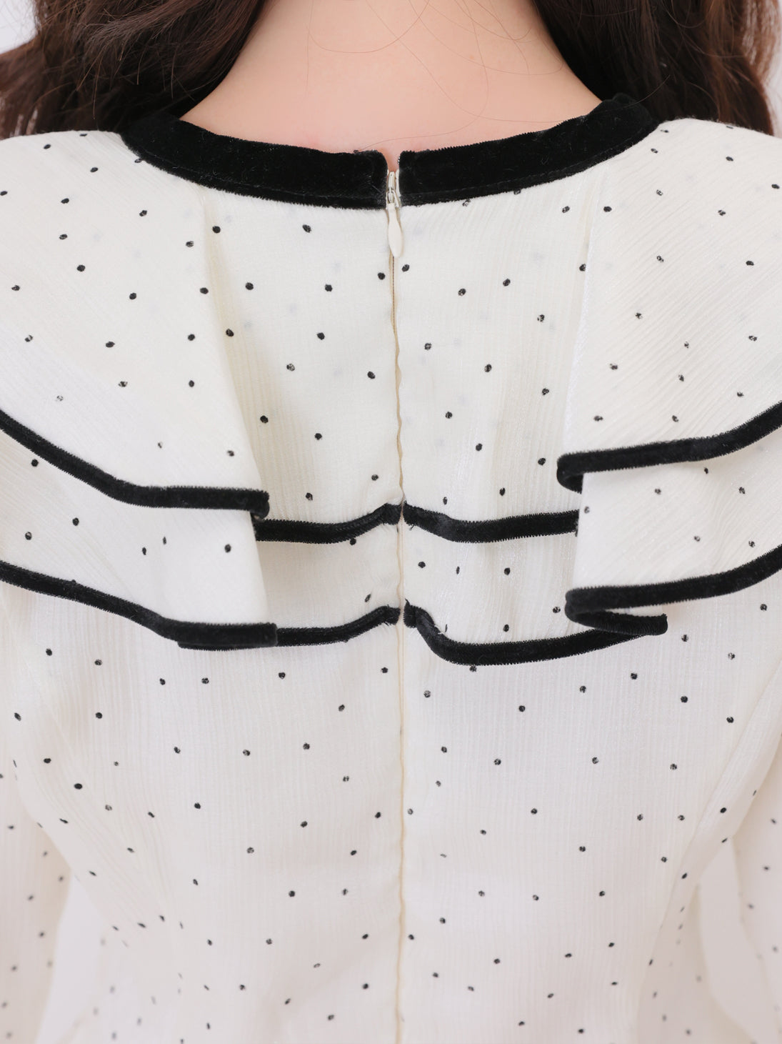 【Pre Order】Bell sleeve dot lame chiffon mini onepiece(eme10875)
