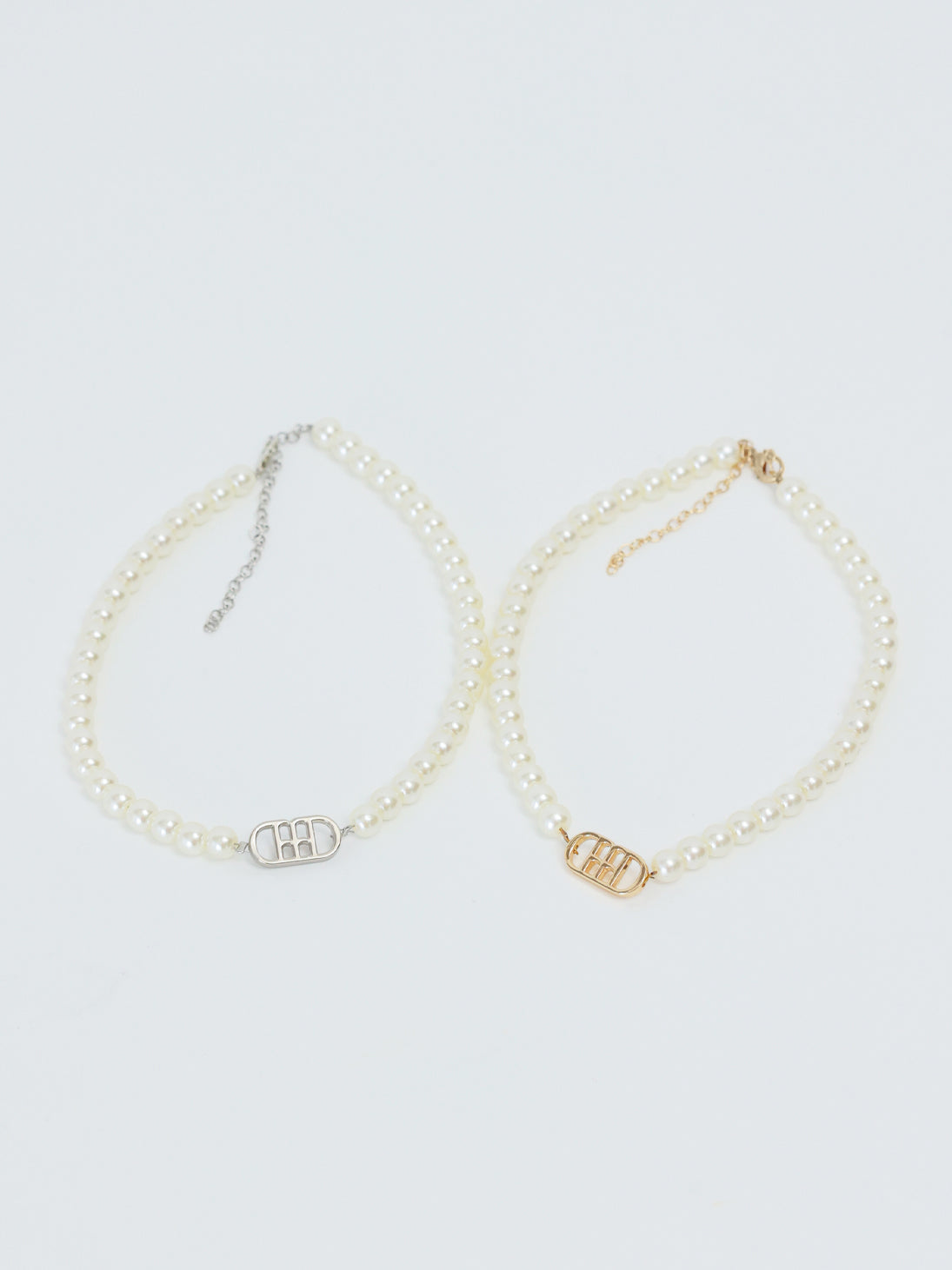 【Pre Order】Logo pearl choker(eme10877)