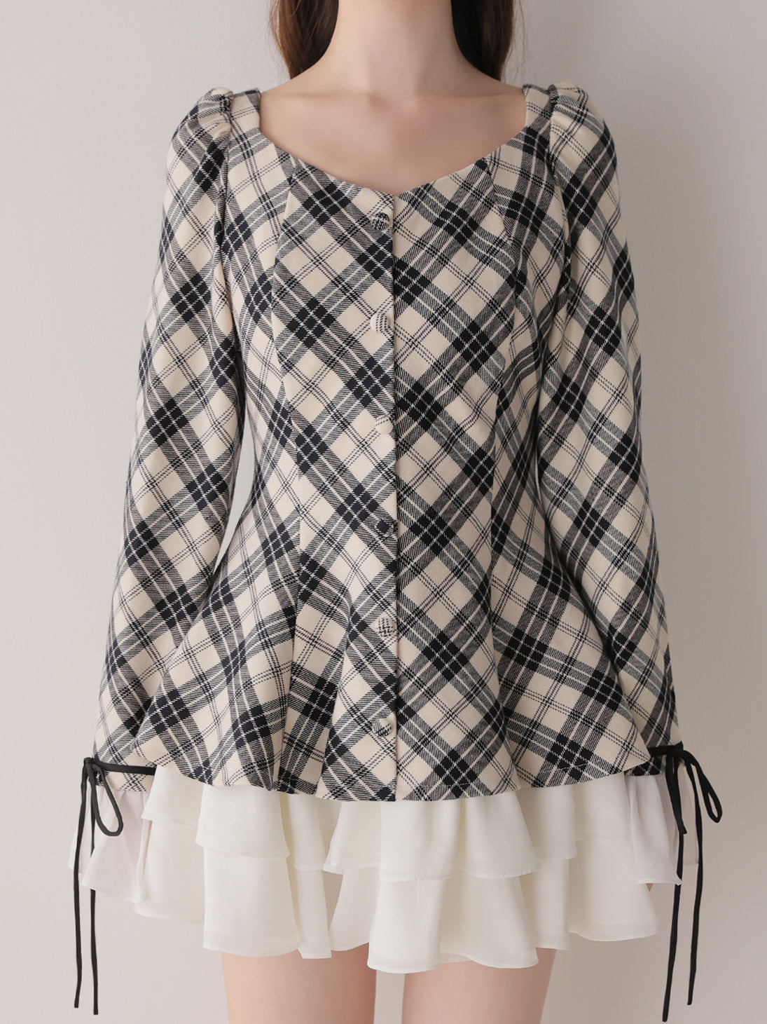 model：162cm　(size：F　color：Ivory)