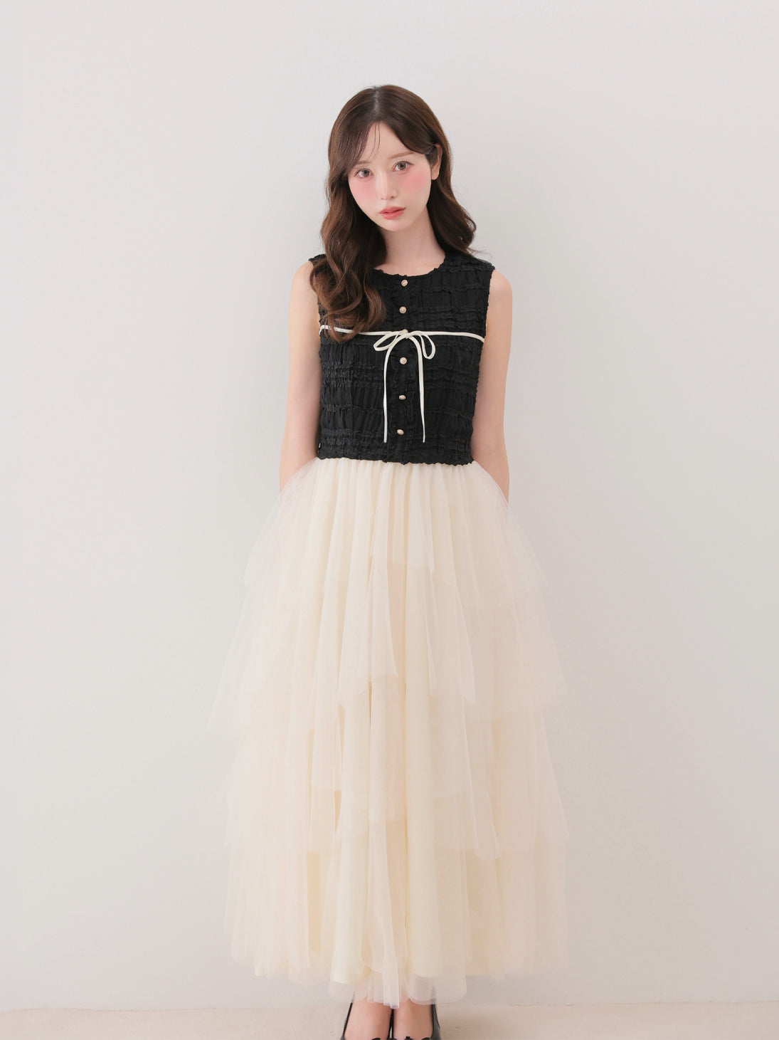 model：162cm　(size：F　color：Black×Ivory)