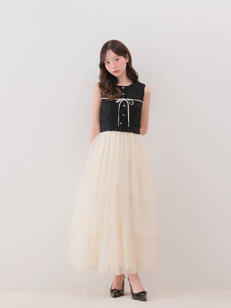 model：162cm　(size：F　color：Black×Ivory)
