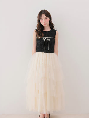 model：162cm　(size：F　color：Black×Ivory)