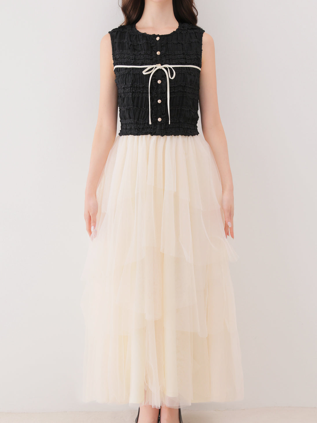 model：162cm　(size：F　color：Black×Ivory)