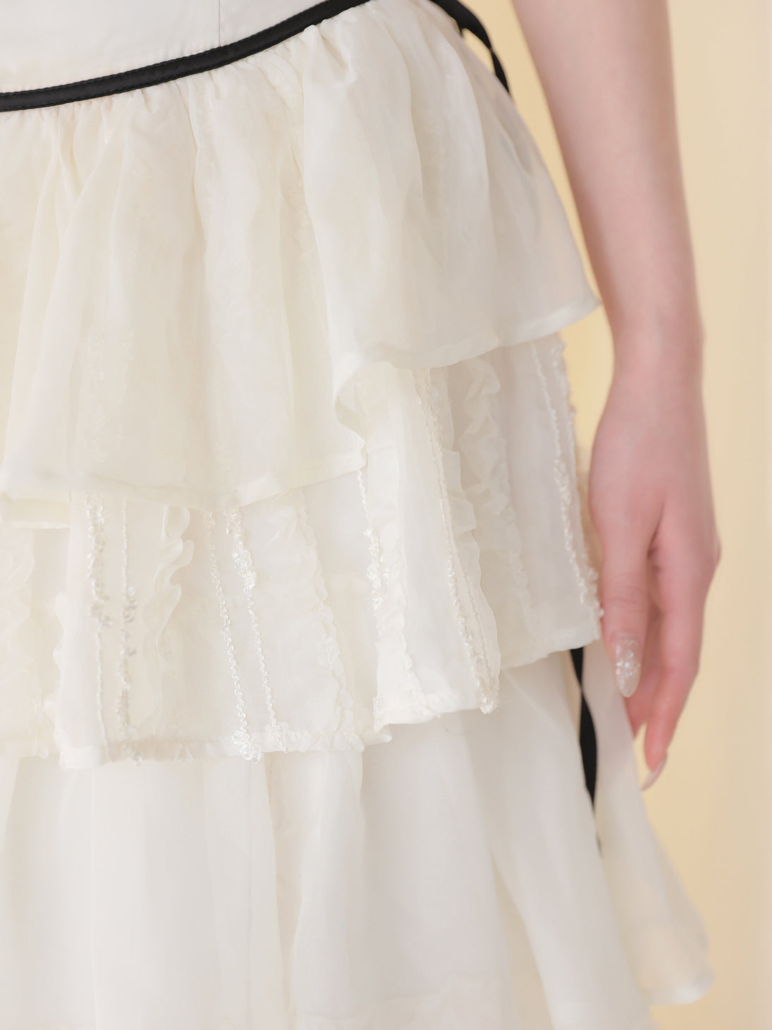 【Pre Order】Frill chiffon tiered slit long skirt(eme11027)