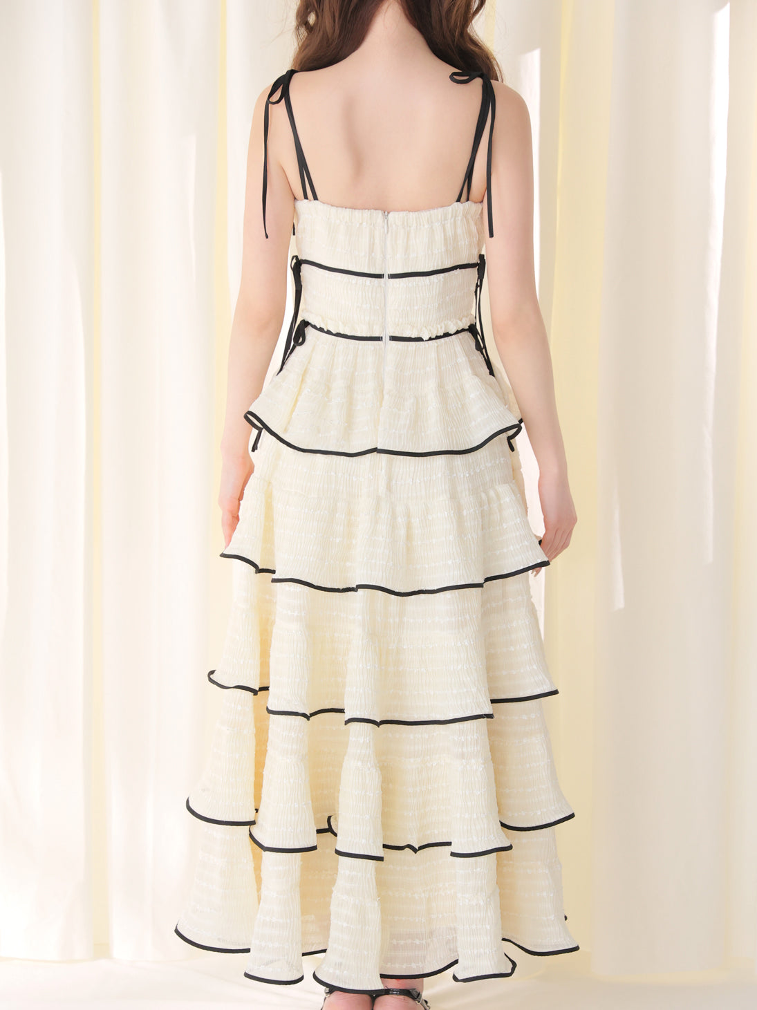Tiered frill piping ribbon long onepiece(eme11037) – M me eme