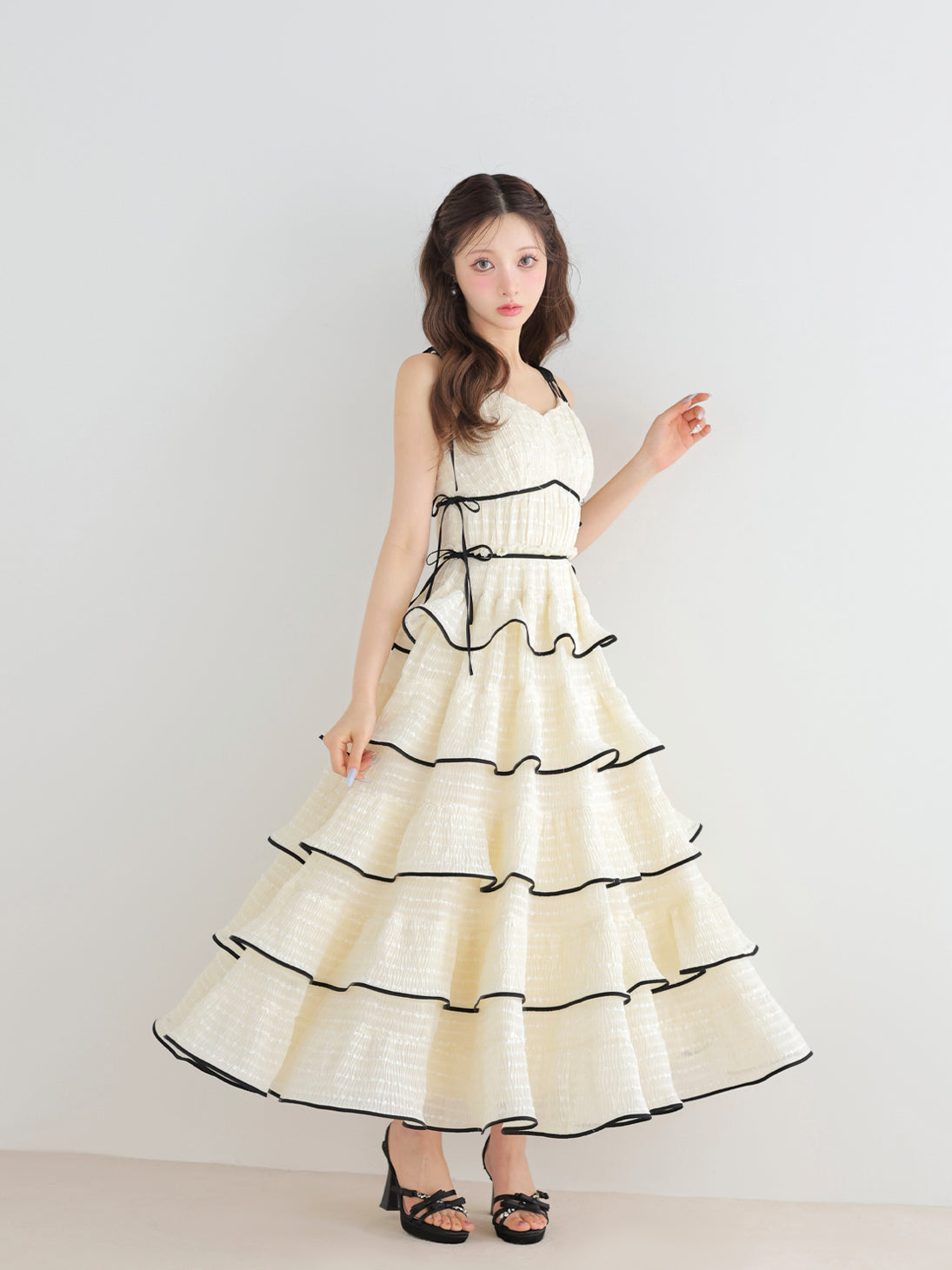 Tiered frill piping ribbon long onepiece(eme11037) – M me eme