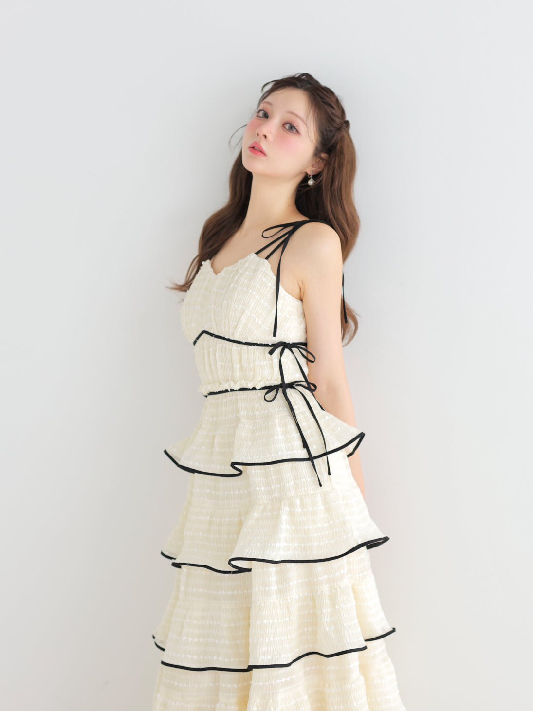 Tiered frill piping ribbon long onepiece(eme11037) – M me eme