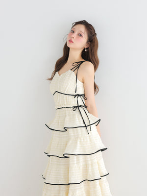 model：160cm　(size：F　color：Ivory)
