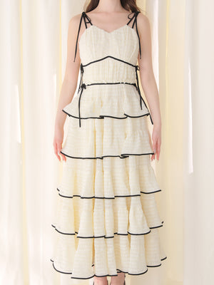 model：162cm　(size：F　color：Ivory)