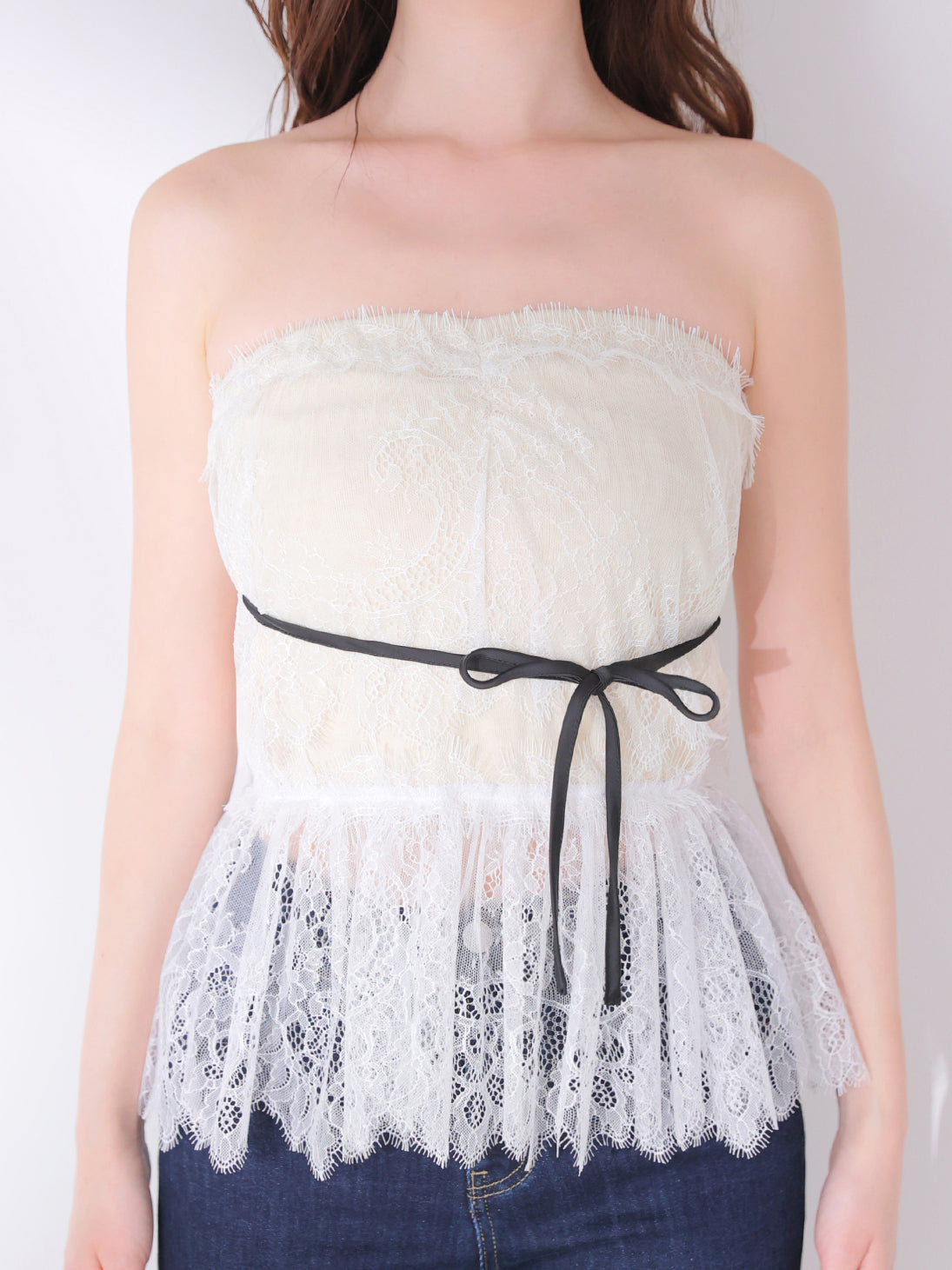 【Pre Order】Lace hem front heart bare tops(eme11046)