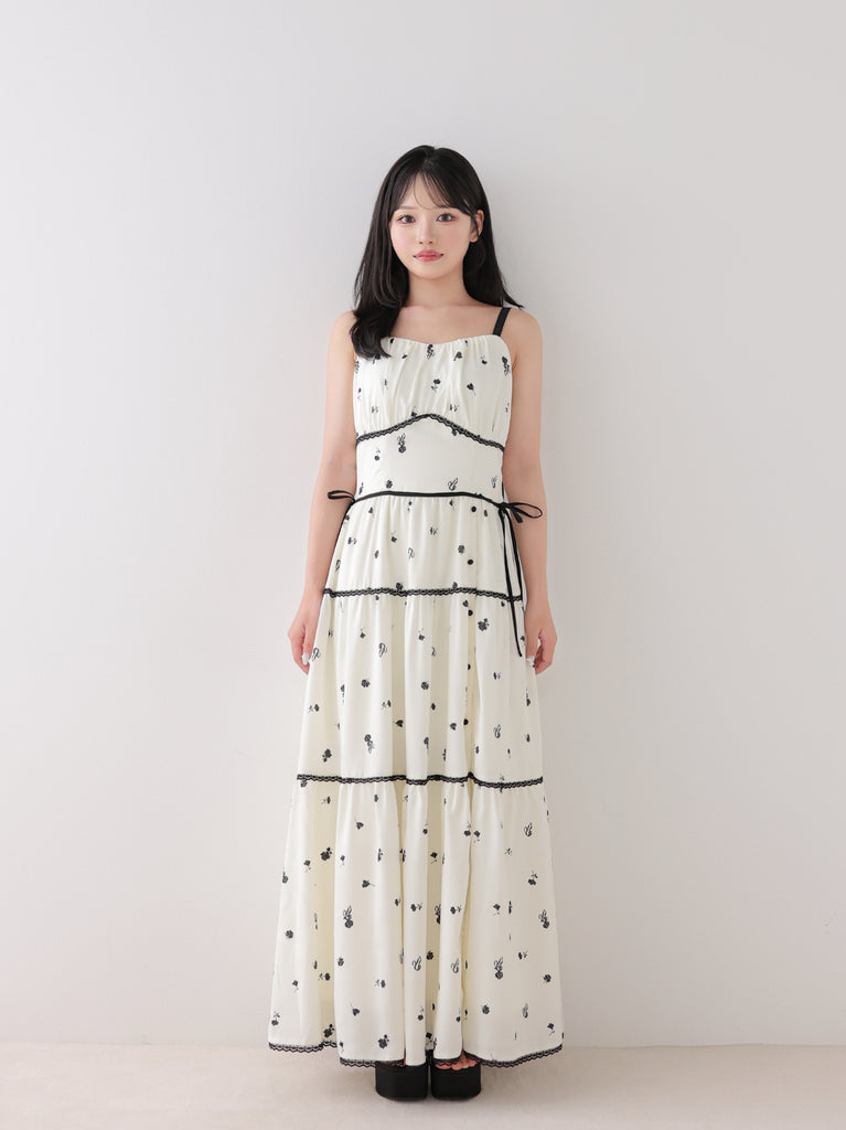 model：150cm　(size：F　color：Ivory×Black)