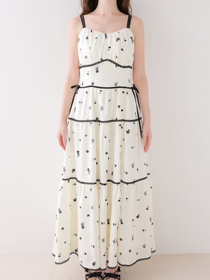 model：162cm　(size：F　color：Ivory×Black)