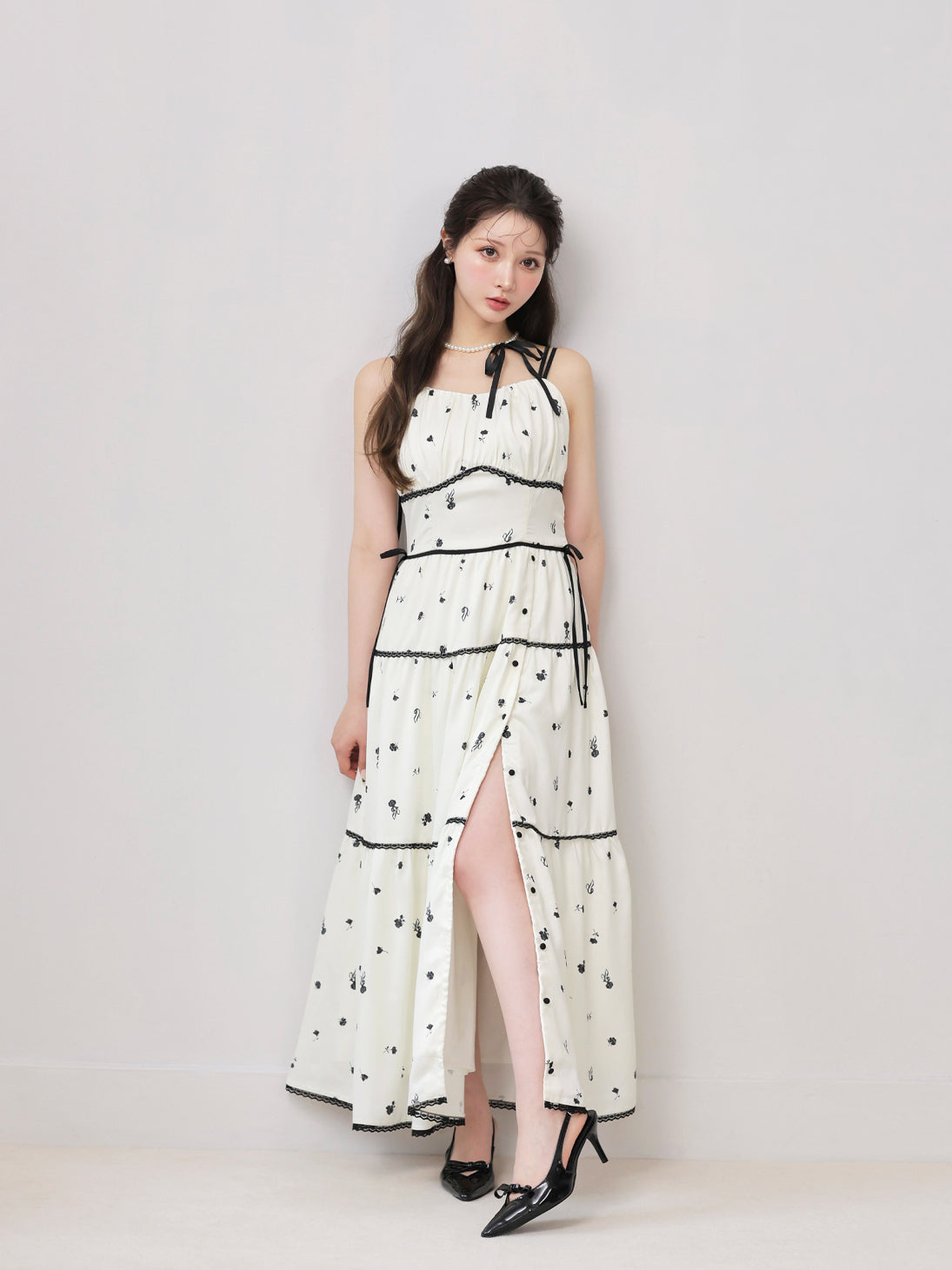 エムミーエメ Monochrome flower ribbon onepiece Monochrome flower ribbon onepiece(eme11062) – M me eme