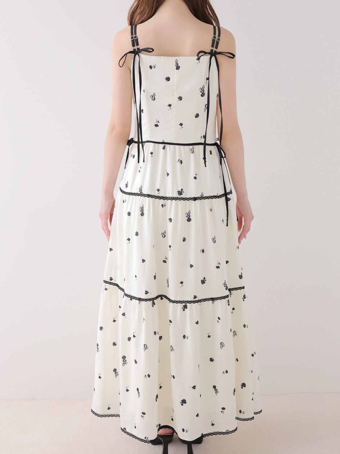 Monochrome flower ribbon onepiece(eme11062)