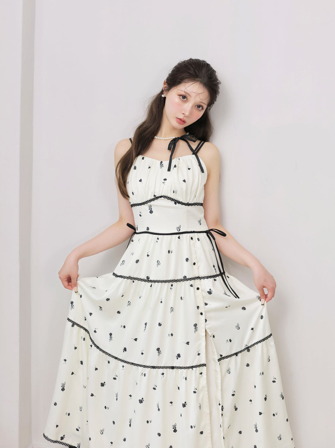 Monochrome flower ribbon onepiece(eme11062) – M me eme