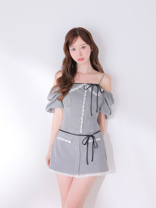 model：162cm　(size：F　color：Black)