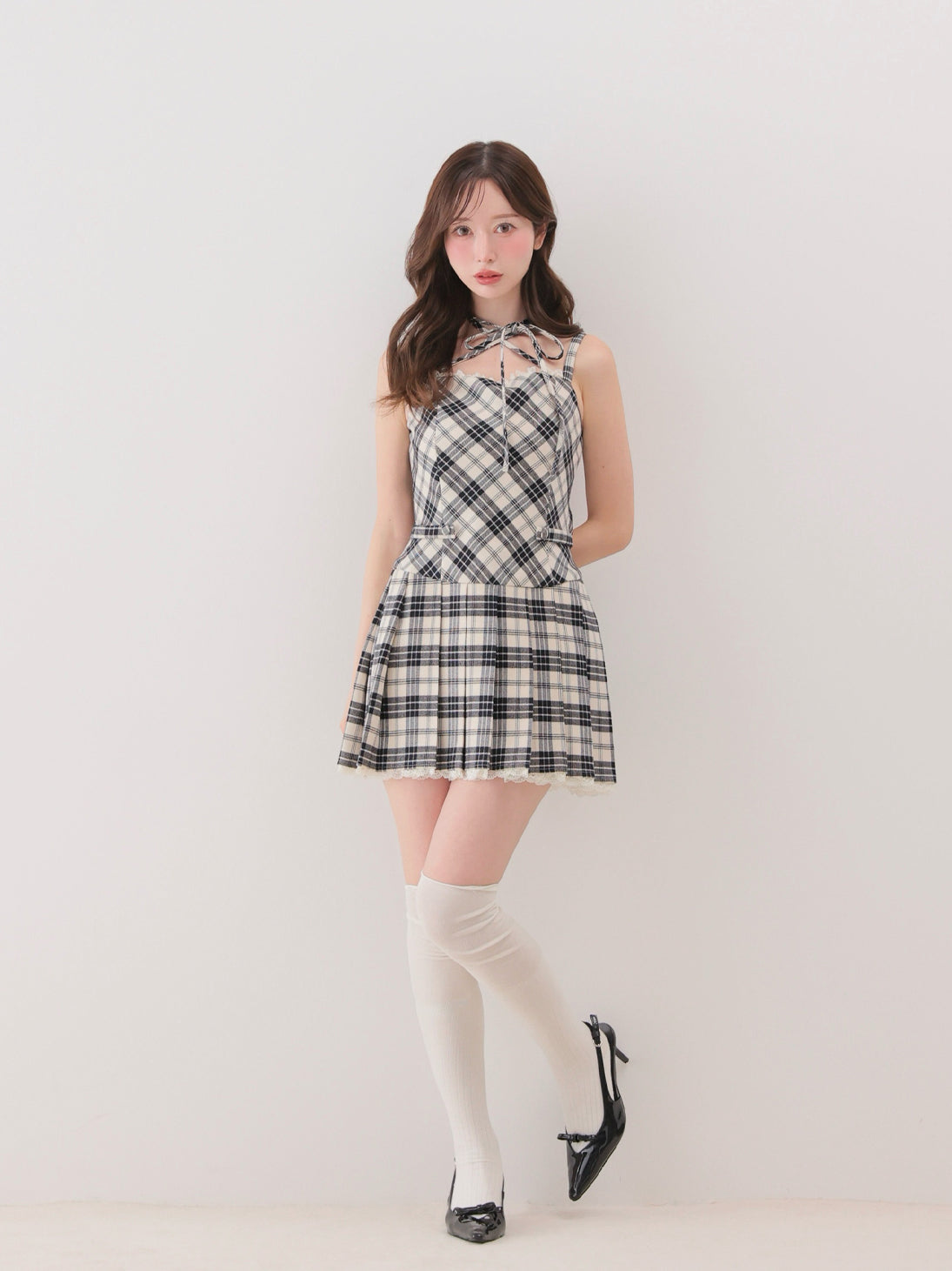 model：162cm　(size：F　color：Ivory×Black)