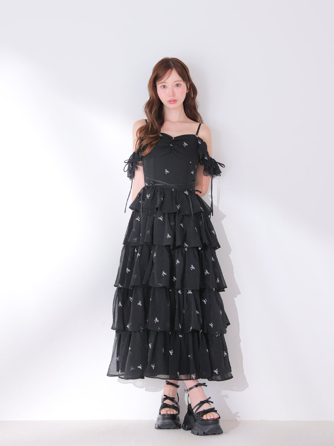 model：162cm　(size：F　color：Black)
