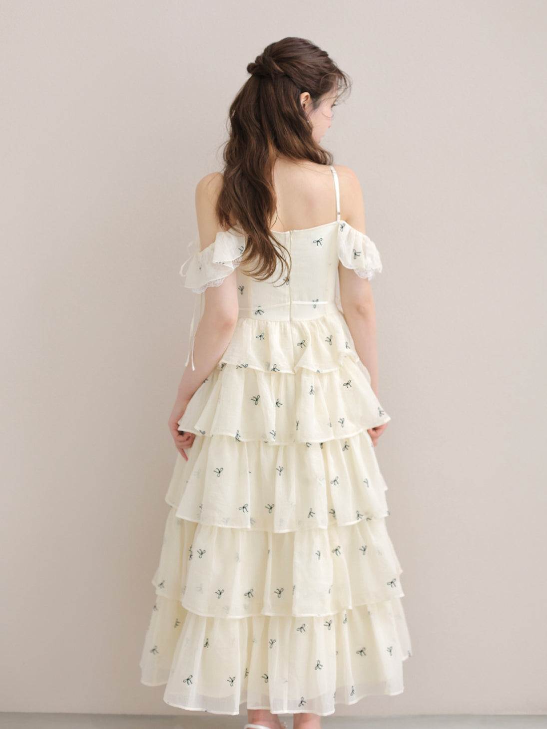 Lame chiffon ribbon slit onepiece(eme11087) – M me eme