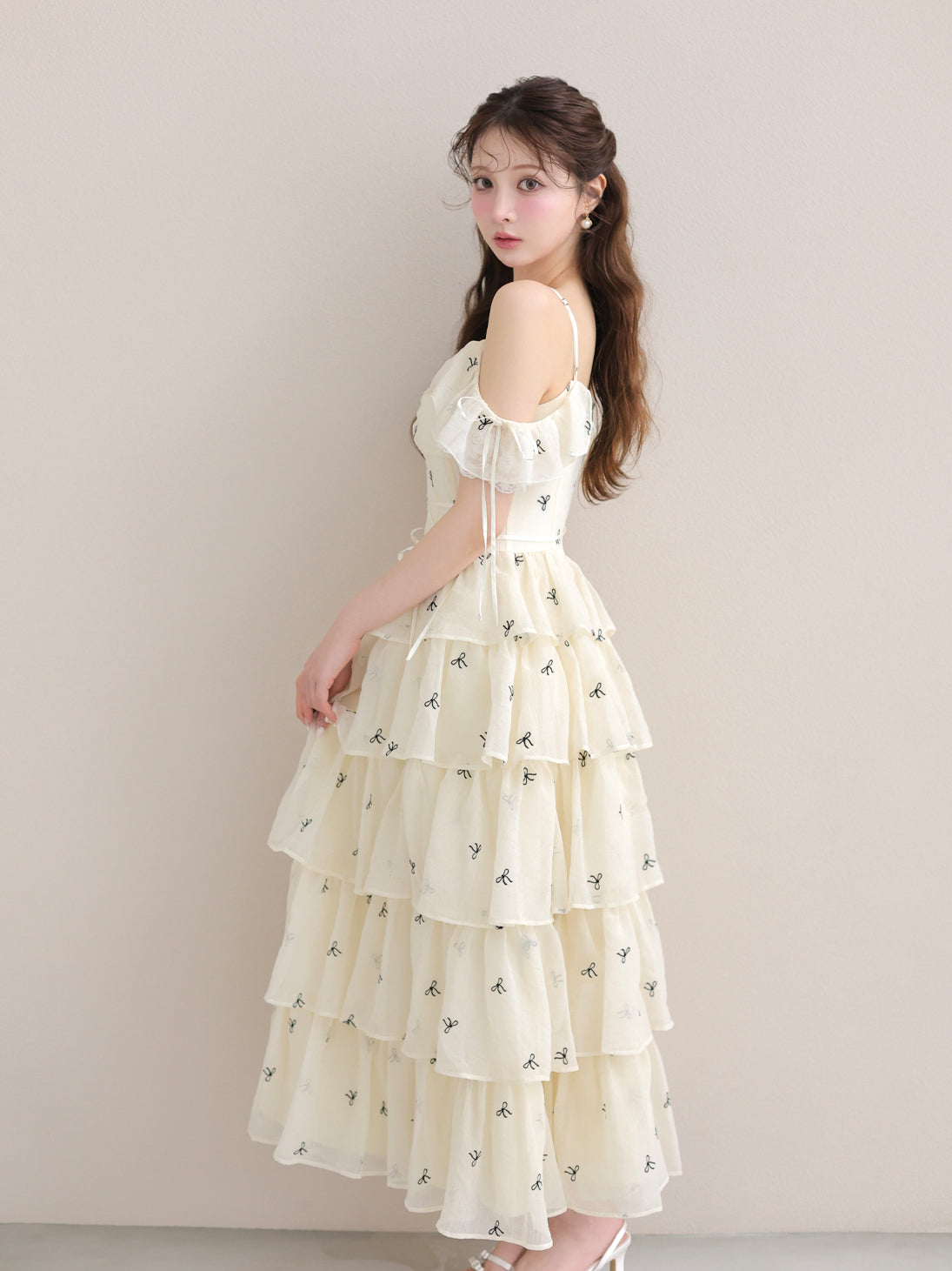 Pre-Order] Lame Chiffon Ribbon Slit One-Piece (eme11087) – M me eme