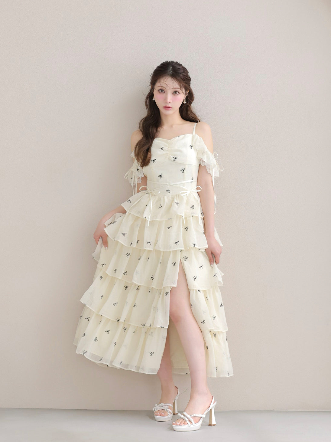 Lame chiffon ribbon slit onepiece(eme11087) – M me eme