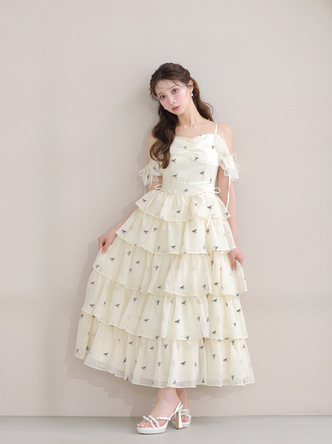 model：160cm　(size：F　color：Ivory)