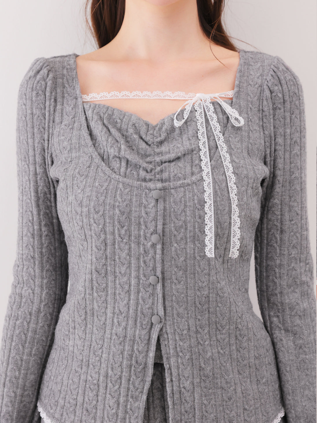 【Pre Order】Ribbon trim cable lame knit setup(eme11093)