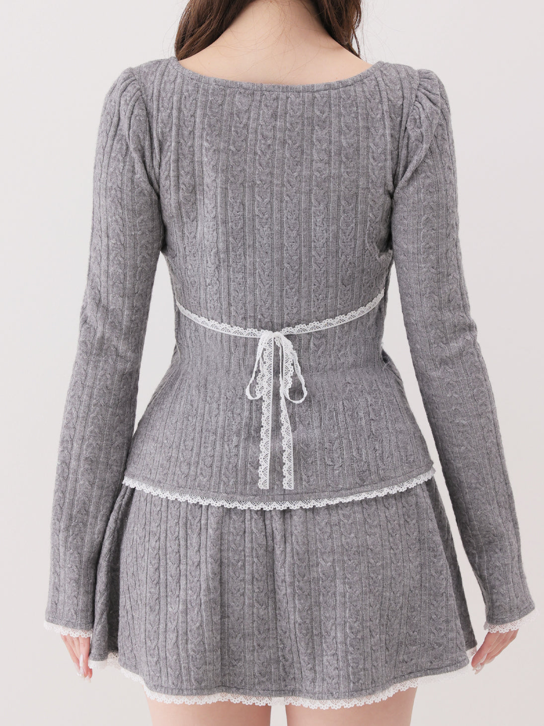【Pre Order】Ribbon trim cable lame knit setup(eme11093)