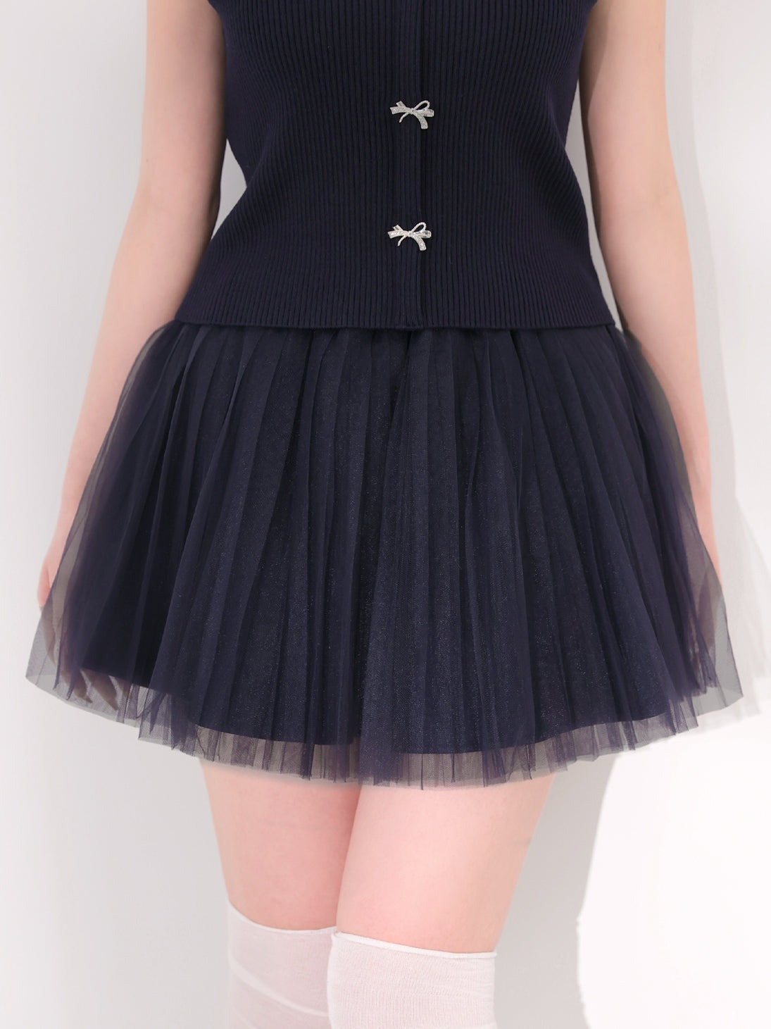 model：162cm　(size：F　color：Navy)