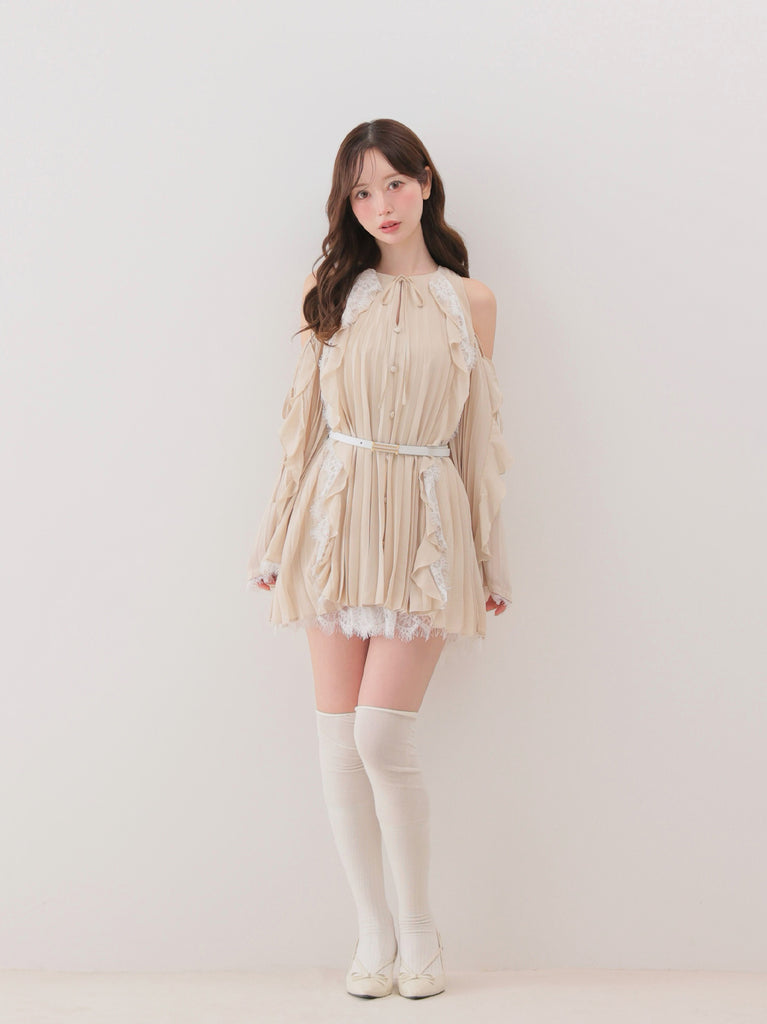 model：162cm　(size：F　color：Beige)
