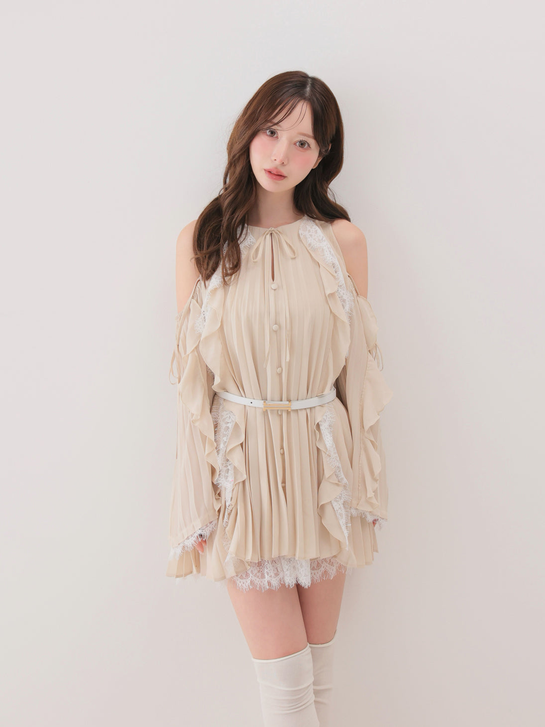 model：162cm　(size：F　color：Beige)
