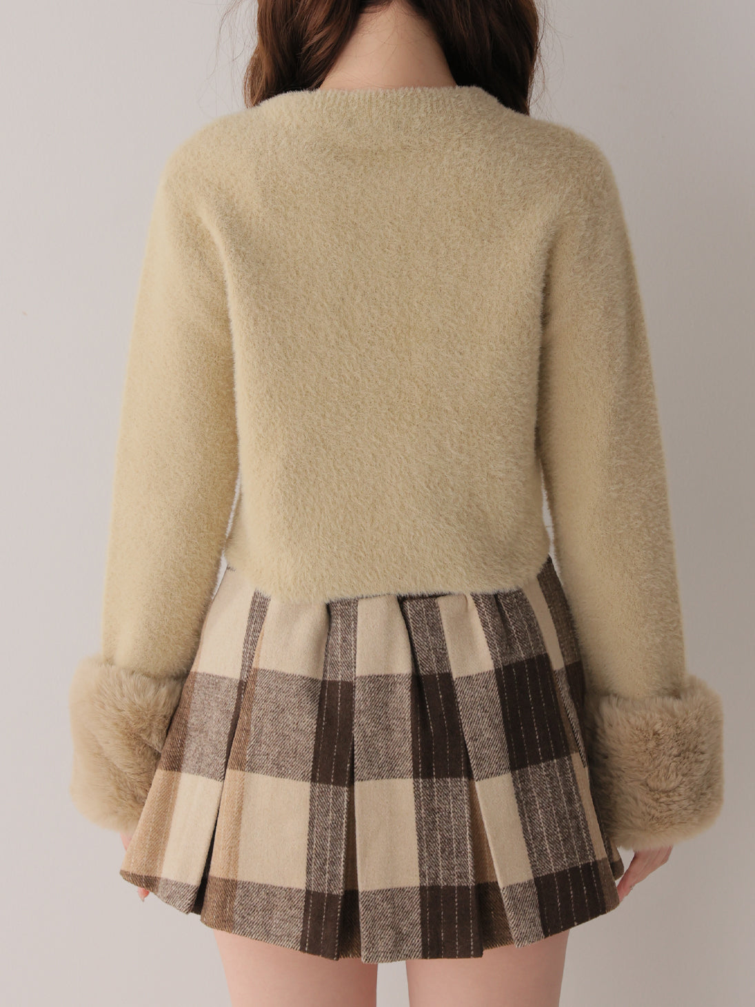 Feathery cuffs shaggy knit cardigan(eme11140)