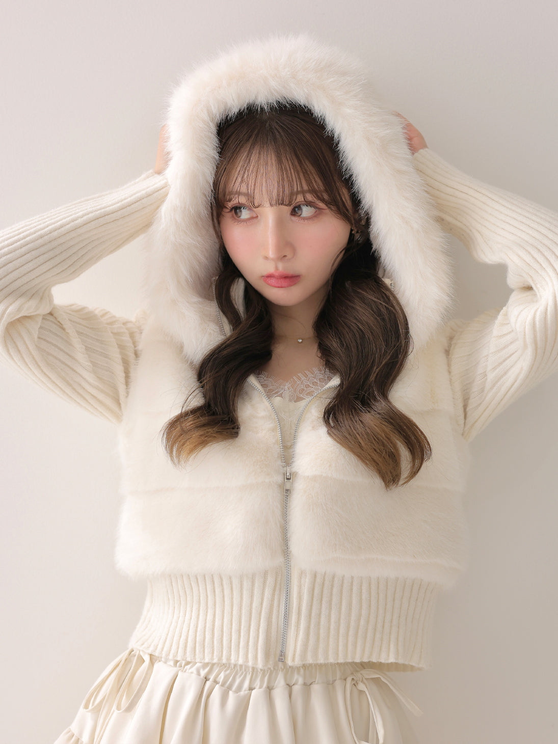 model：160cm　(size：F　color：Ivory)