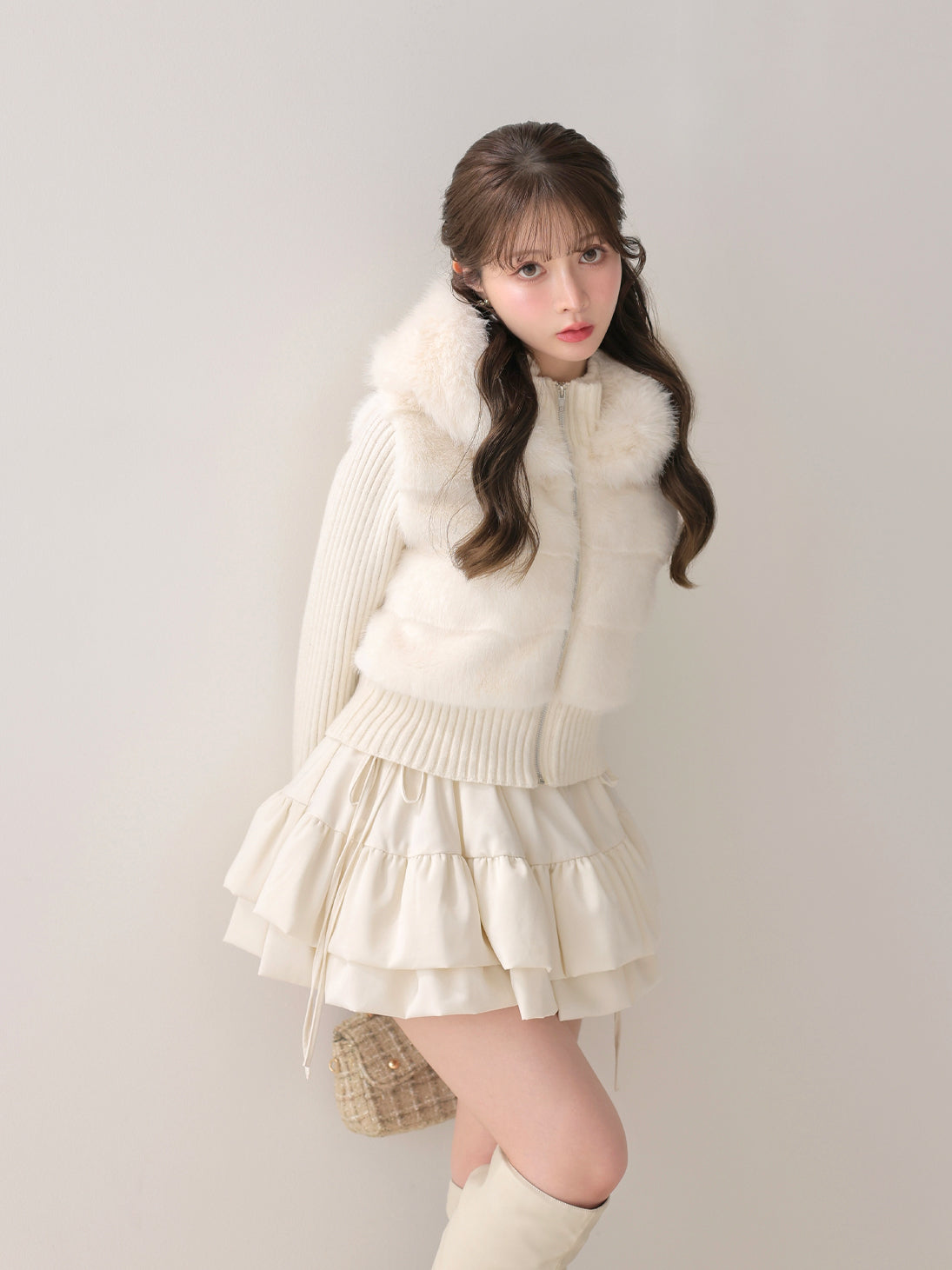model：160cm　(size：F　color：Ivory)