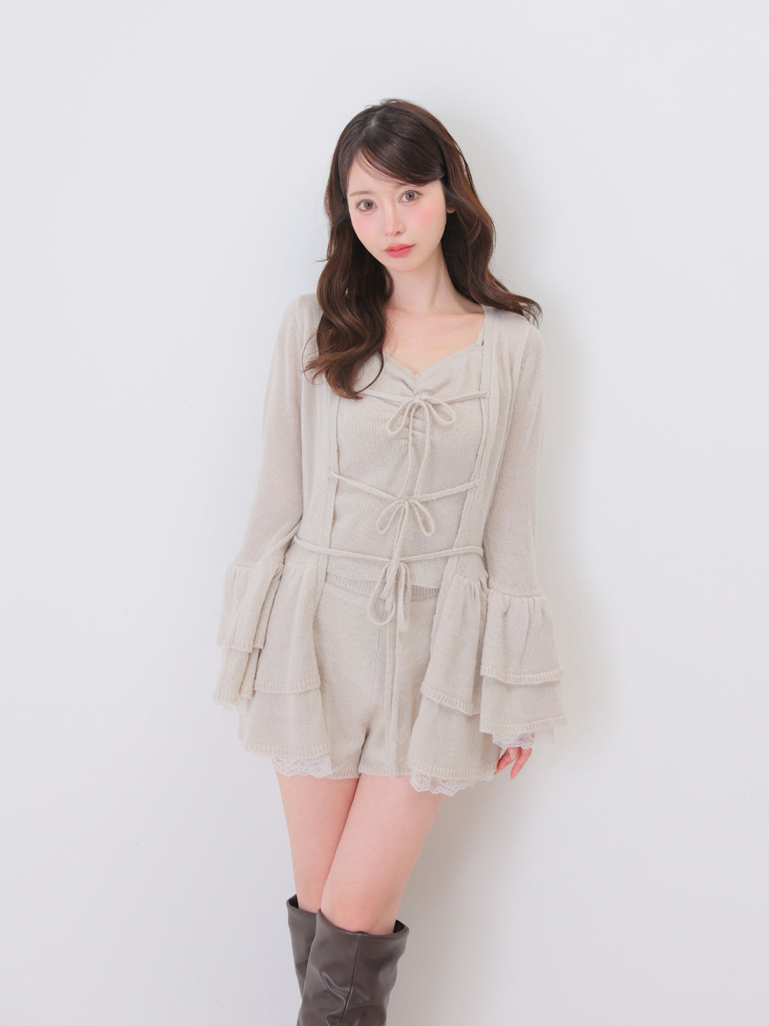 model：162cm　(size：F　color：Greige)
