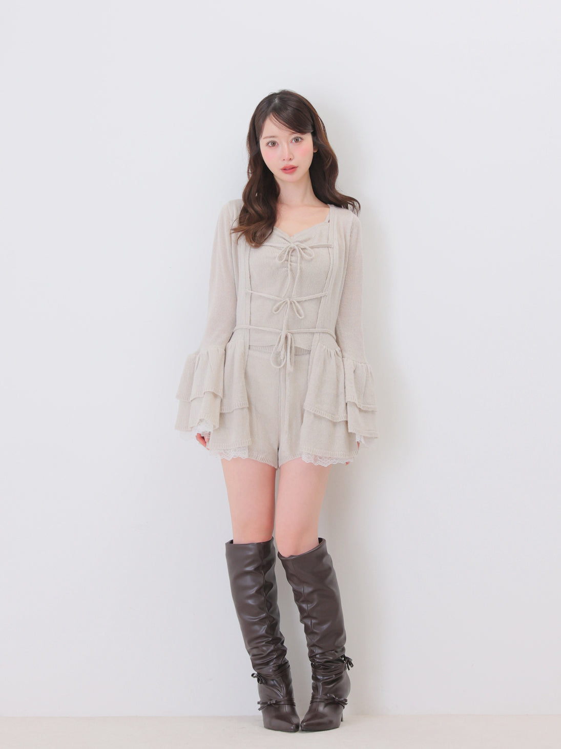 model：162cm　(size：F　color：Greige)