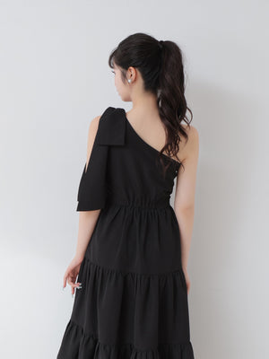 One shoulder ribbon flare onepiece(eme10543)
