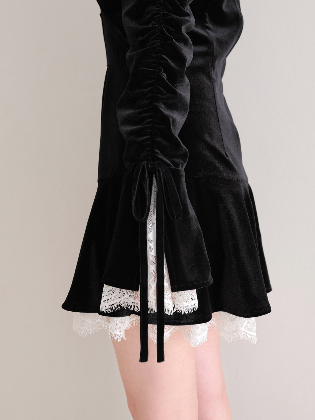 【Pre Order】Classical velvet mini onepiece(eme10610)