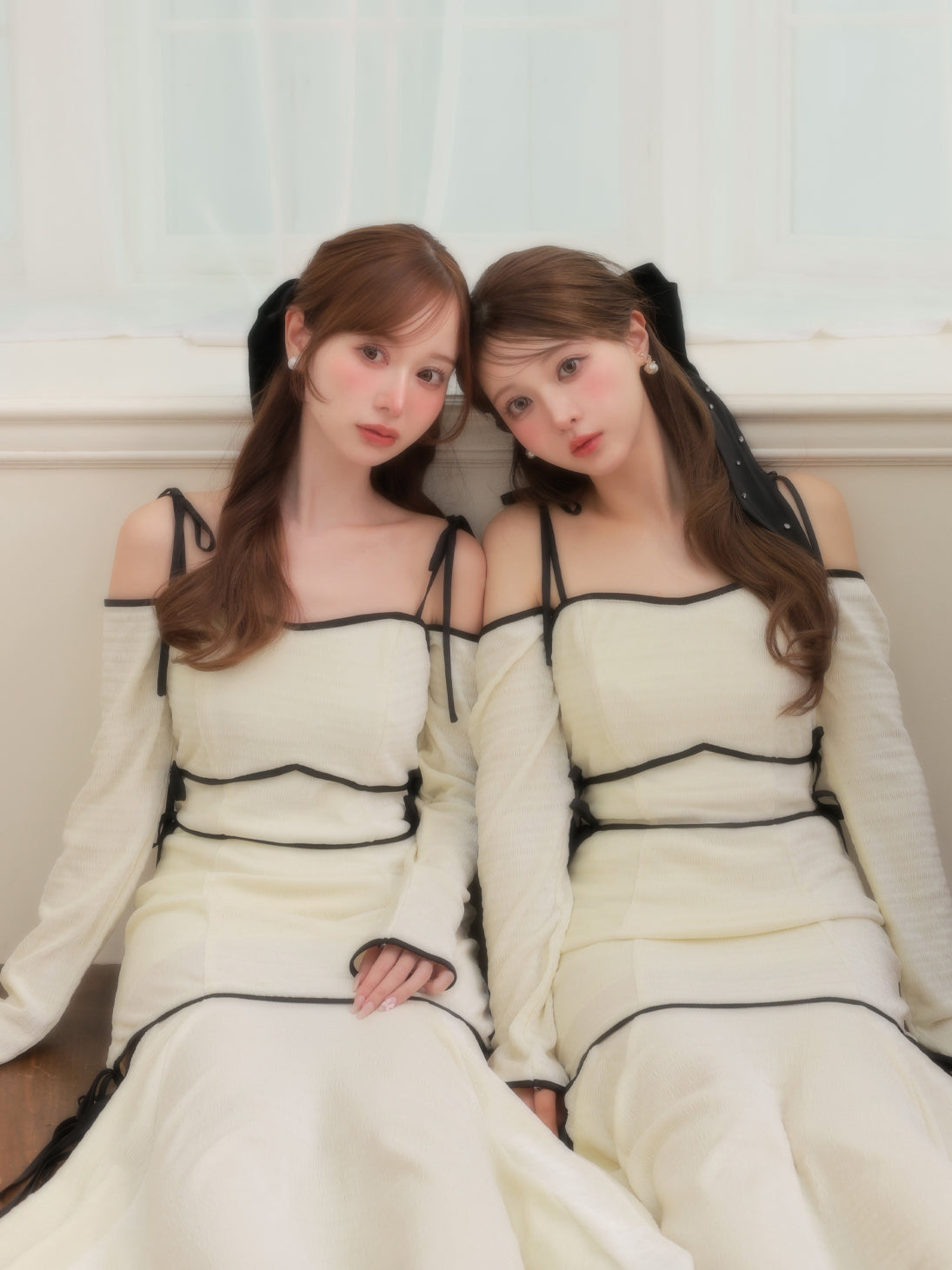 Side ribbon cutout onepiece(eme10783)