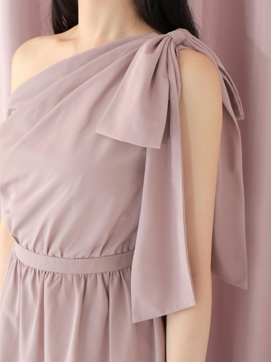 One shoulder ribbon flare onepiece(eme10543) – M me eme