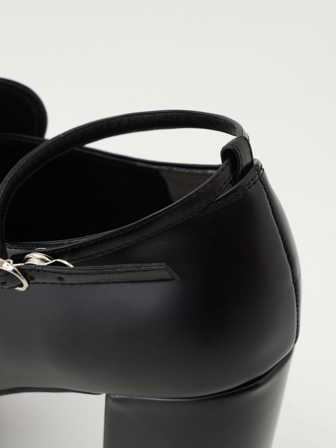 Studs leather loafer(eme10606)
