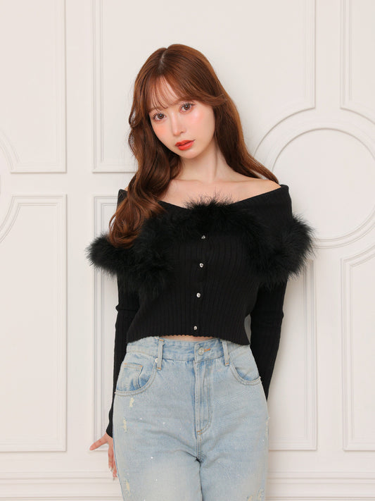 Off shoulder feather knit(eme10787)
