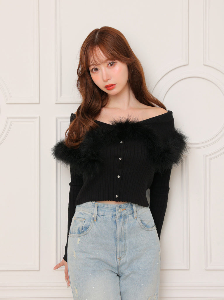 Off shoulder feather knit(eme10787)