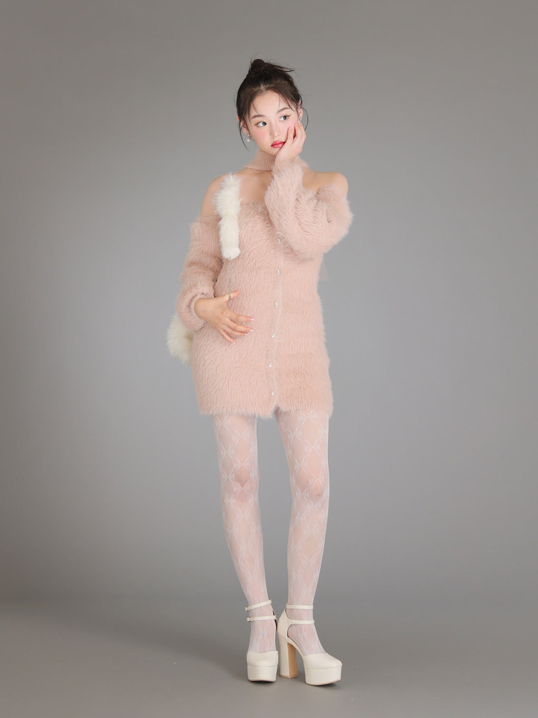 Back ribbon shaggy knit mini onepiece(eme10376)