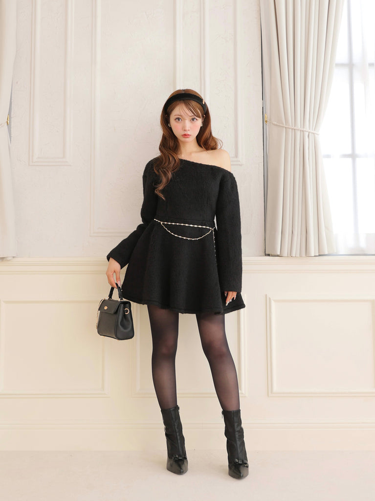 One shoulder bijou belt onepiece(eme10564)