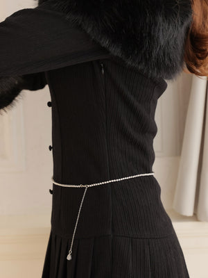 Off shoulder fur pleated onepiece(eme10731)